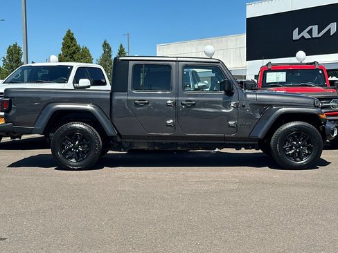 Used 2023 Jeep Gladiator Sport AWD/4WD image 3