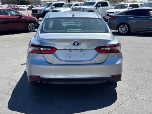 Used 2022 Toyota Camry LE image 4