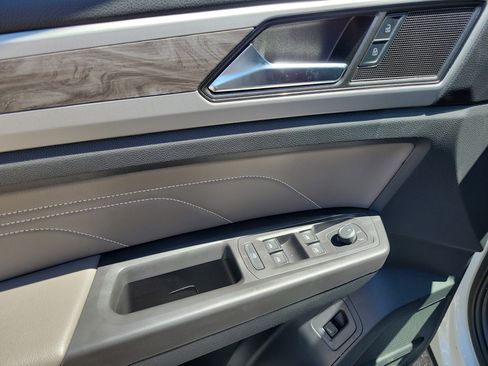 Used 2023 Volkswagen Atlas Cross Sport SE image 23