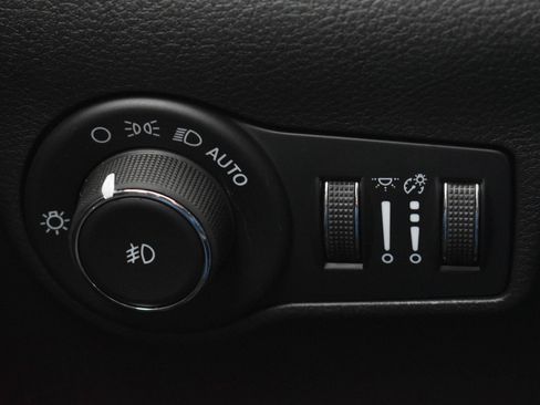 New 2026 Jeep Compass Latitude AWD/4WD image 17