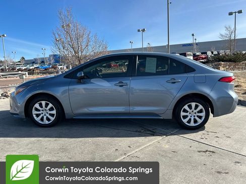 Used 2023 Toyota Corolla LE image 4