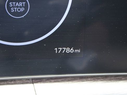Used 2025 Hyundai Santa Fe Limited AWD/4WD image 16