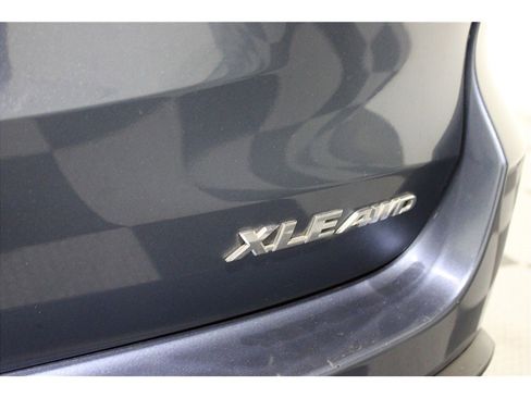 Used 2015 Toyota Highlander XLE image 19