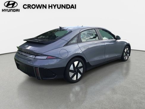 Used 2024 Hyundai Ioniq 6 SE RWD image 4