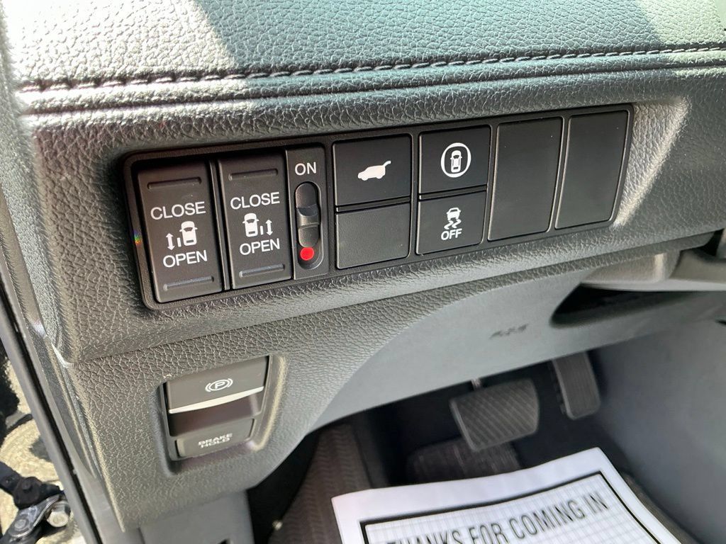 Used 2024 Honda Odyssey EX-L image 32