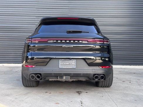 Certified 2025 Porsche Cayenne image 6