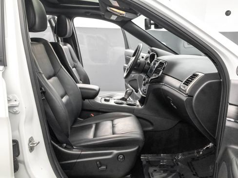 Used 2022 Jeep Grand Cherokee Limited image 41