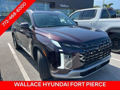 Used 2024 Hyundai Palisade SEL w/ Premium Package FWD image 3
