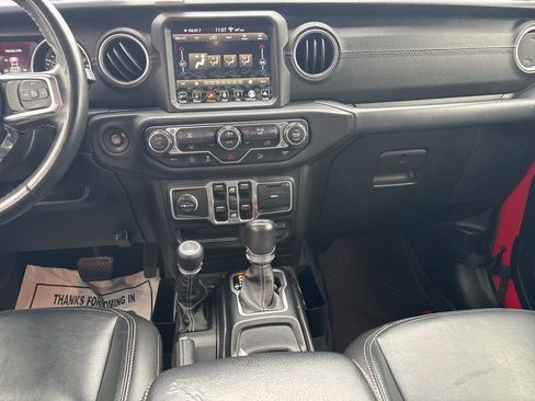 Used 2018 Jeep Wrangler Unlimited Sahara AWD/4WD image 24