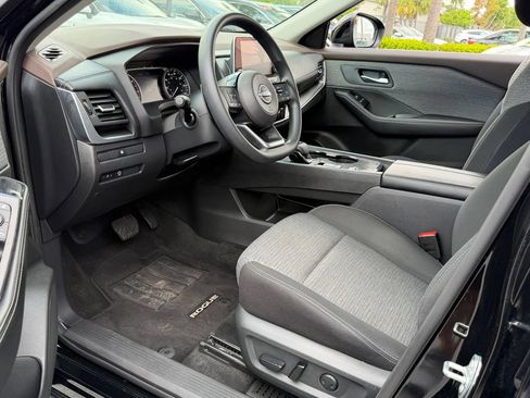 Certified 2023 Nissan Rogue SV FWD image 11