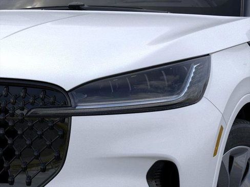 New 2026 Lincoln Aviator AWD w/ Jet Appearance Package image 18