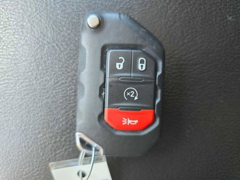 Used 2021 Jeep Wrangler Unlimited Rubicon w/ Uconnect 4C Nav & Sound Group AWD/4WD image 21