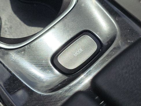 Used 2023 Buick Envision Essence image 7