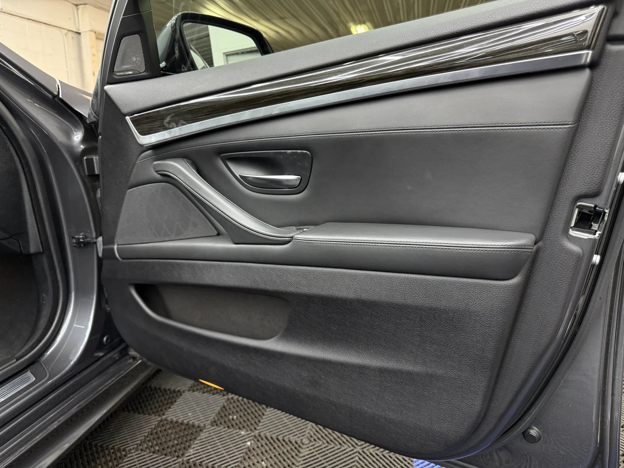 Used 2016 BMW 535i xDrive Sedan AWD/4WD image 6