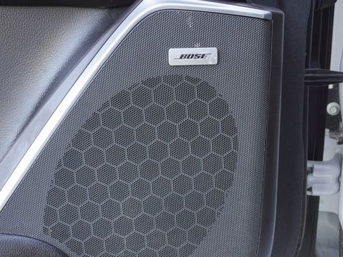 Used 2019 Cadillac Escalade ESV Premium Luxury image 28