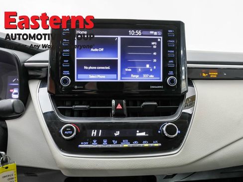 Used 2022 Toyota Corolla LE image 12