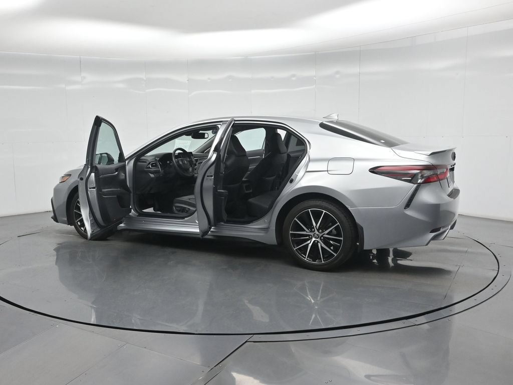 Used 2024 Toyota Camry SE w/ Convenience Package FWD image 32