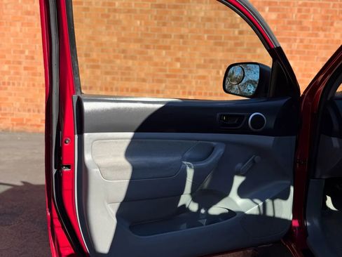 Used 2006 Toyota Tacoma 4x4 Regular Cab image 12