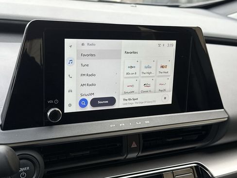 Used 2024 Toyota Prius LE image 18