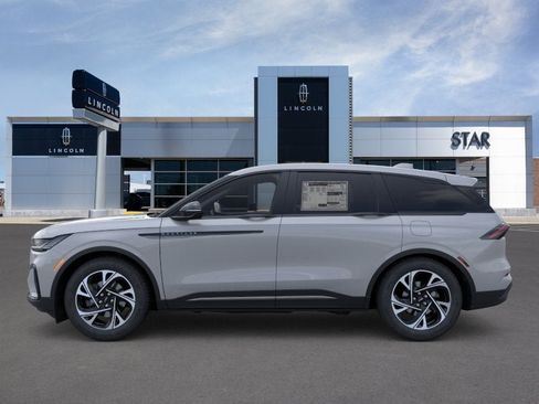 New 2026 Lincoln Nautilus Premier w/ Equipment Group 102A AWD/4WD image 3