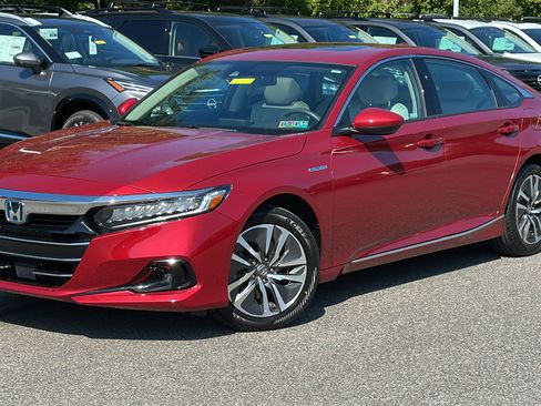 Used 2021 Honda Accord EX image 1