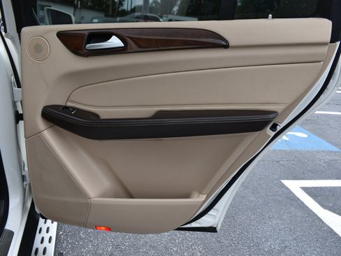 Used 2018 Mercedes-Benz GLS 450 4MATIC w/ Premium Package image 39