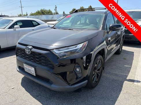 Used 2022 Toyota RAV4 XLE Premium AWD/4WD image 3