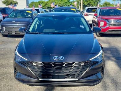 Used 2022 Hyundai Elantra SEL w/ Convenience Package