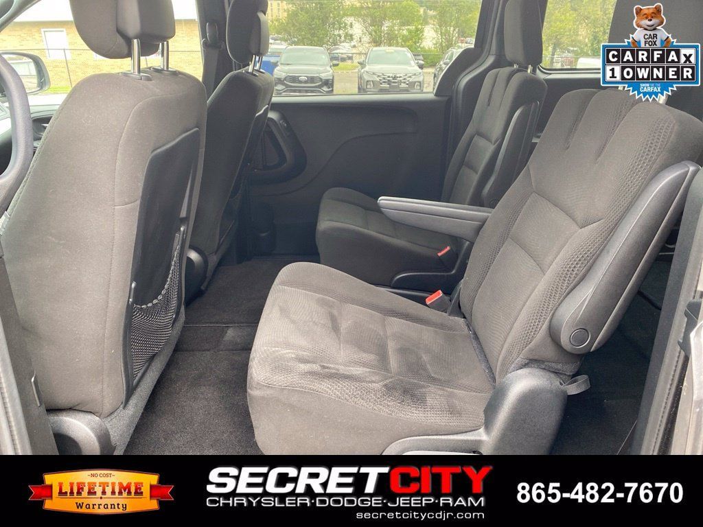 Used 2016 Dodge Grand Caravan SXT FWD image 11