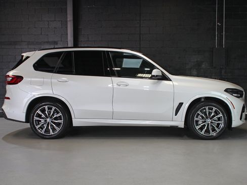 Used 2021 BMW X5 xDrive40i w/ M Sport Package AWD/4WD image 18