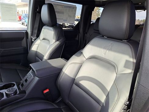 New 2025 Ford Bronco Badlands image 32