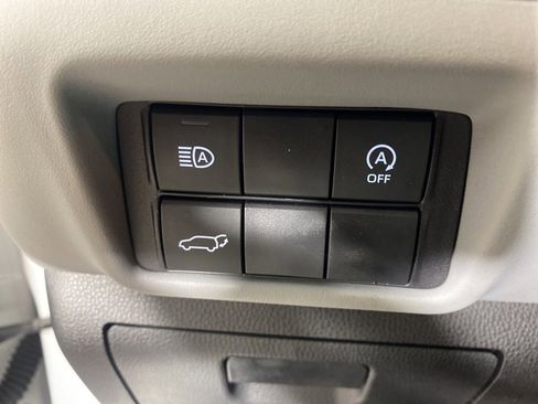 Used 2023 Toyota Highlander XLE image 28