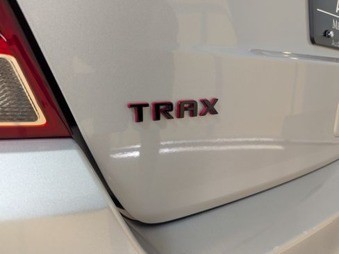 Used 2018 Chevrolet Trax LT w/ Redline Edition FWD image 26