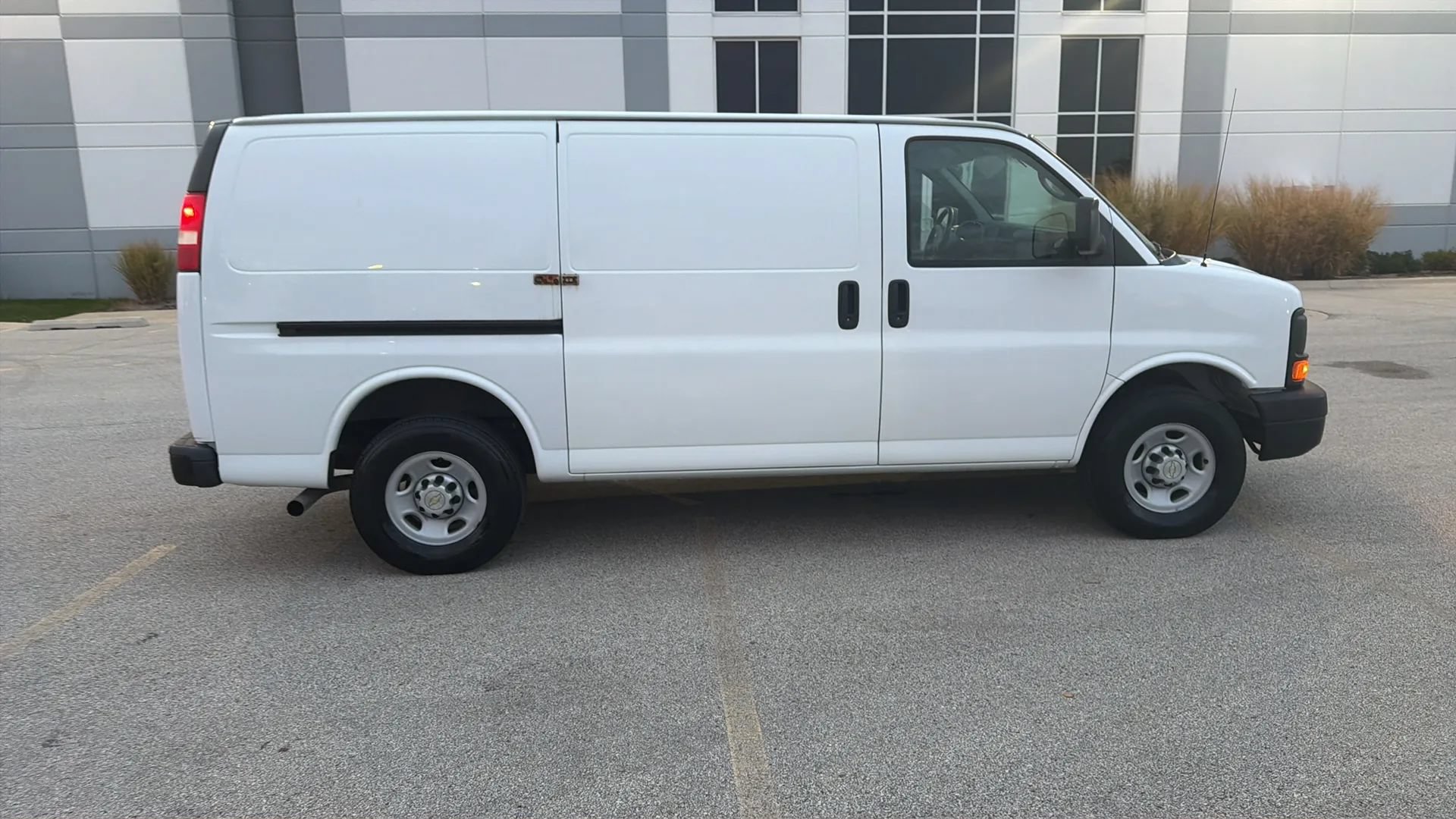 Used 2007 Chevrolet Express 2500 RWD image 4