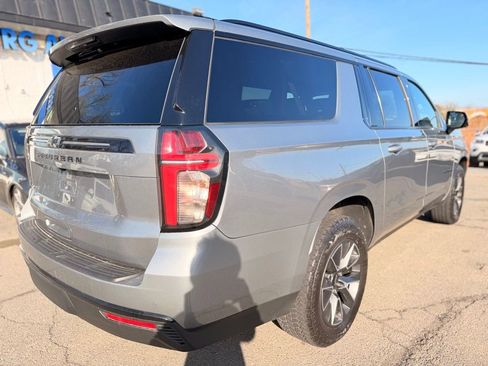 Used 2023 Chevrolet Suburban Z71 w/ Luxury Package AWD/4WD image 3