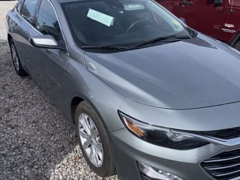 Used 2025 Chevrolet Malibu LT image 3