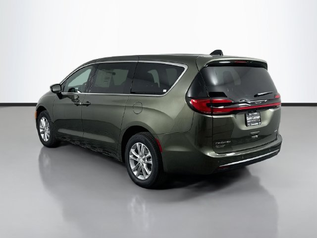 New 2027 Chrysler Pacifica Select AWD/4WD image 6
