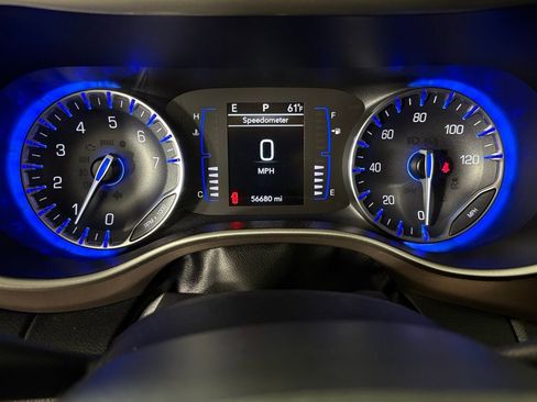 Used 2023 Chrysler Voyager LX image 26