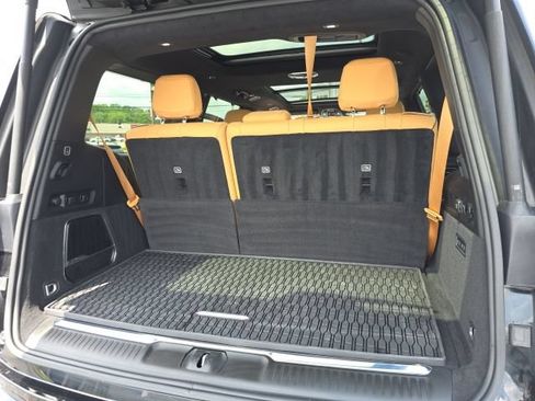 Used 2025 Jeep Grand Wagoneer Series III w/ Rear Seat Video Group 1 AWD/4WD image 33