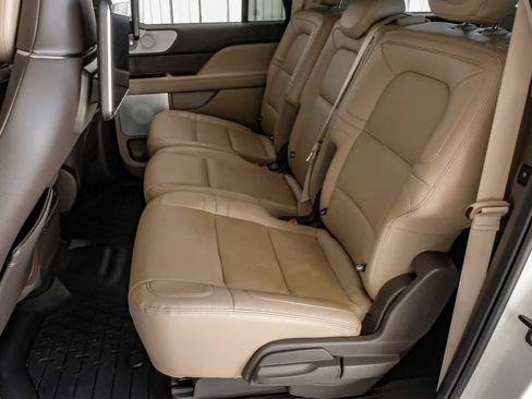 Used 2023 Lincoln Navigator L Reserve AWD/4WD image 38