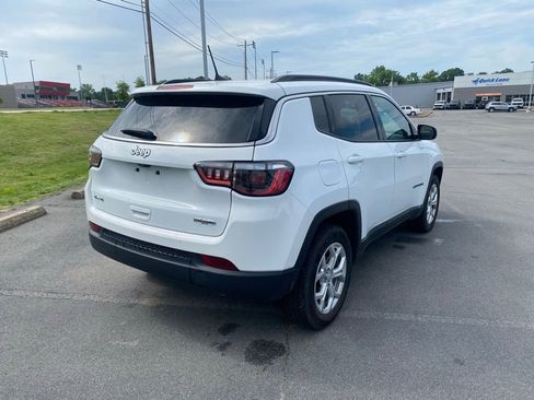 Used 2024 Jeep Compass Latitude AWD/4WD image 7