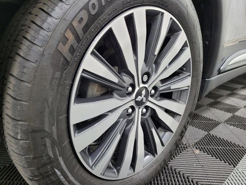 Used 2020 Mitsubishi Outlander SE image 31