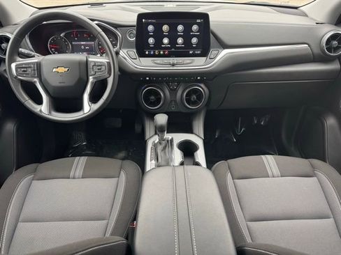 Certified 2025 Chevrolet Blazer LT AWD/4WD image 9