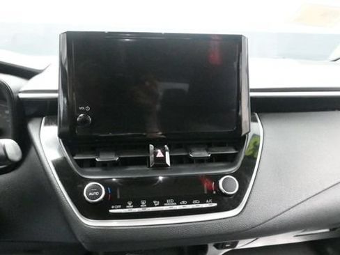 Used 2023 Toyota Corolla LE FWD image 14