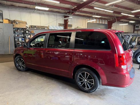 Used 2018 Dodge Grand Caravan GT FWD image 9
