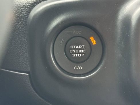 Used 2021 Jeep Wrangler Unlimited Sahara w/ Cold Weather Group AWD/4WD image 23