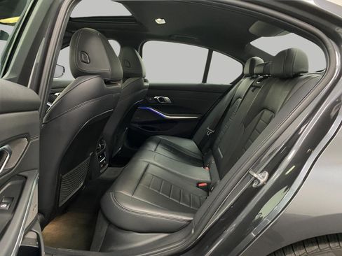 Used 2019 BMW 330i xDrive Sedan w/ Premium Package AWD/4WD image 27
