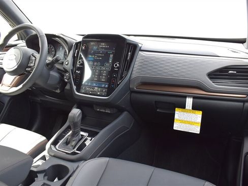 Used 2025 Subaru Forester Sport AWD/4WD image 13