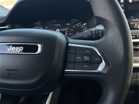 Used 2023 Jeep Compass Sport image 14