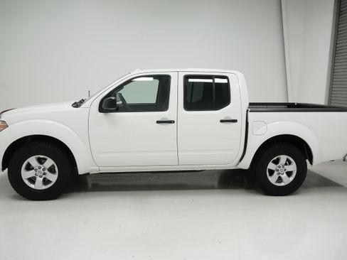 Used 2013 Nissan Frontier SV w/ SV Value Truck Pkg RWD image 5
